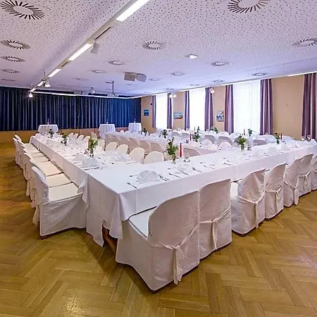 Kro Feldkirchnerhof 3*